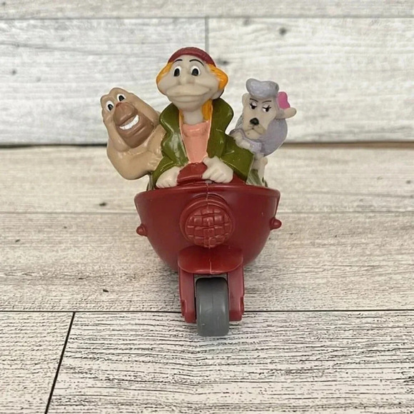 VTG DISNEY OLIVER & COMPANY SPEEDING SCOOTER W/FAGIN GEORGETTE 1996 BURGER KING - Picture 1 of 6